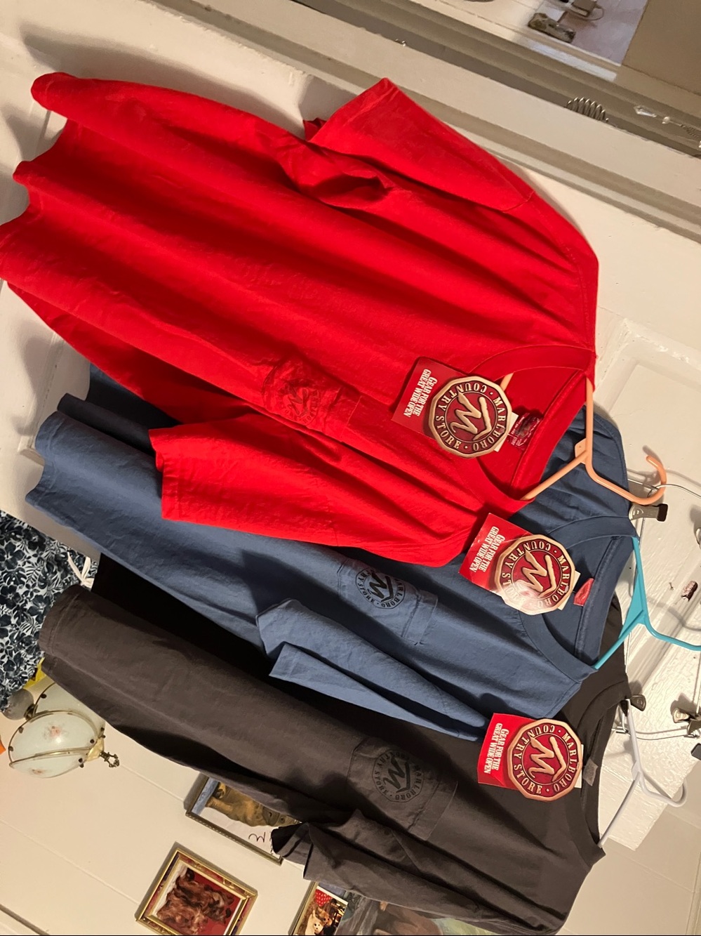 Great find. New , but older 1994 set of 3 Marlboro logo t shirts one size - Picture 15 of 15